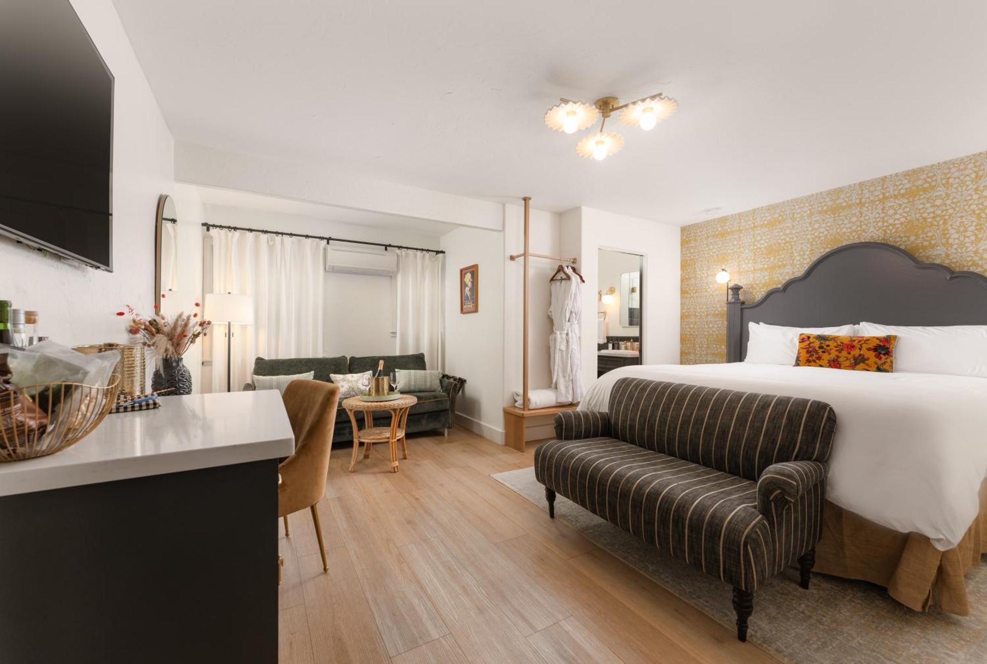 Petit Soleil - Bed, Breakfast And Bar Bed & Breakfast San Luis Obispo Exterior foto