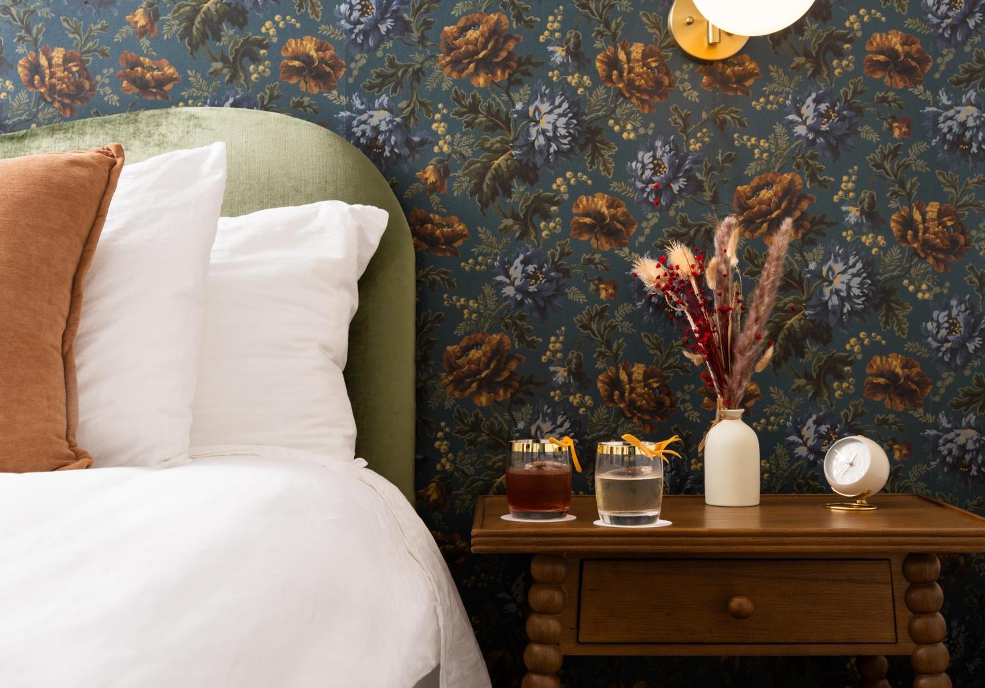 Petit Soleil - Bed, Breakfast And Bar Bed & Breakfast San Luis Obispo Exterior foto